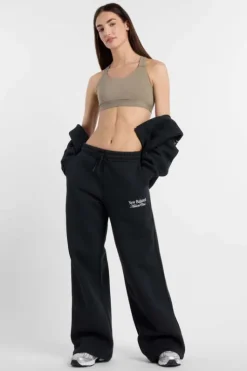 New Balance Womens Essential Train Sports Bra
